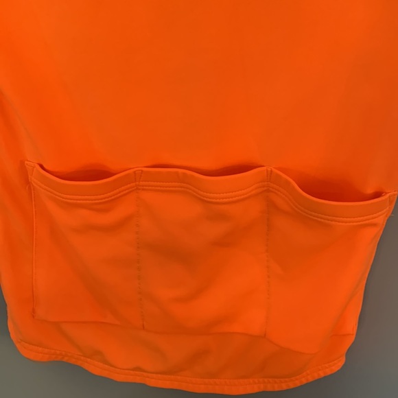 EUC Women’s Pearl Izumi cycling top size small with bottle pockets in back. - Picture 3 of 7